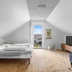 בית נופש Ung - 460m From The Sea By Interhome אוטרופ